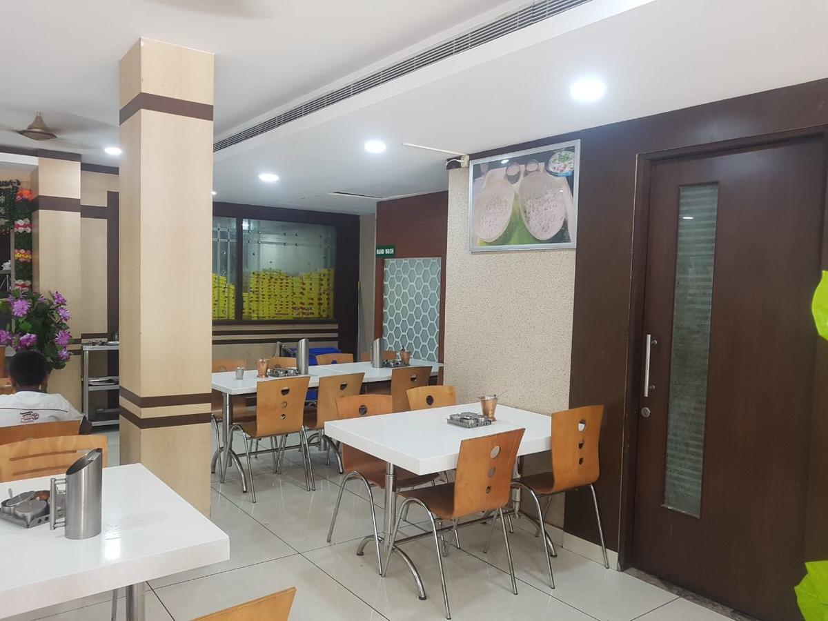 Hotel Tiruchendur Mani Iyer Пални Экстерьер фото