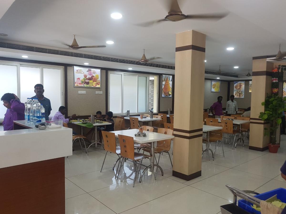 Hotel Tiruchendur Mani Iyer Пални Экстерьер фото