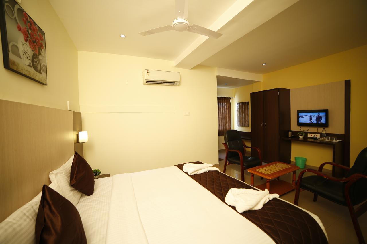 Hotel Tiruchendur Mani Iyer Пални Экстерьер фото